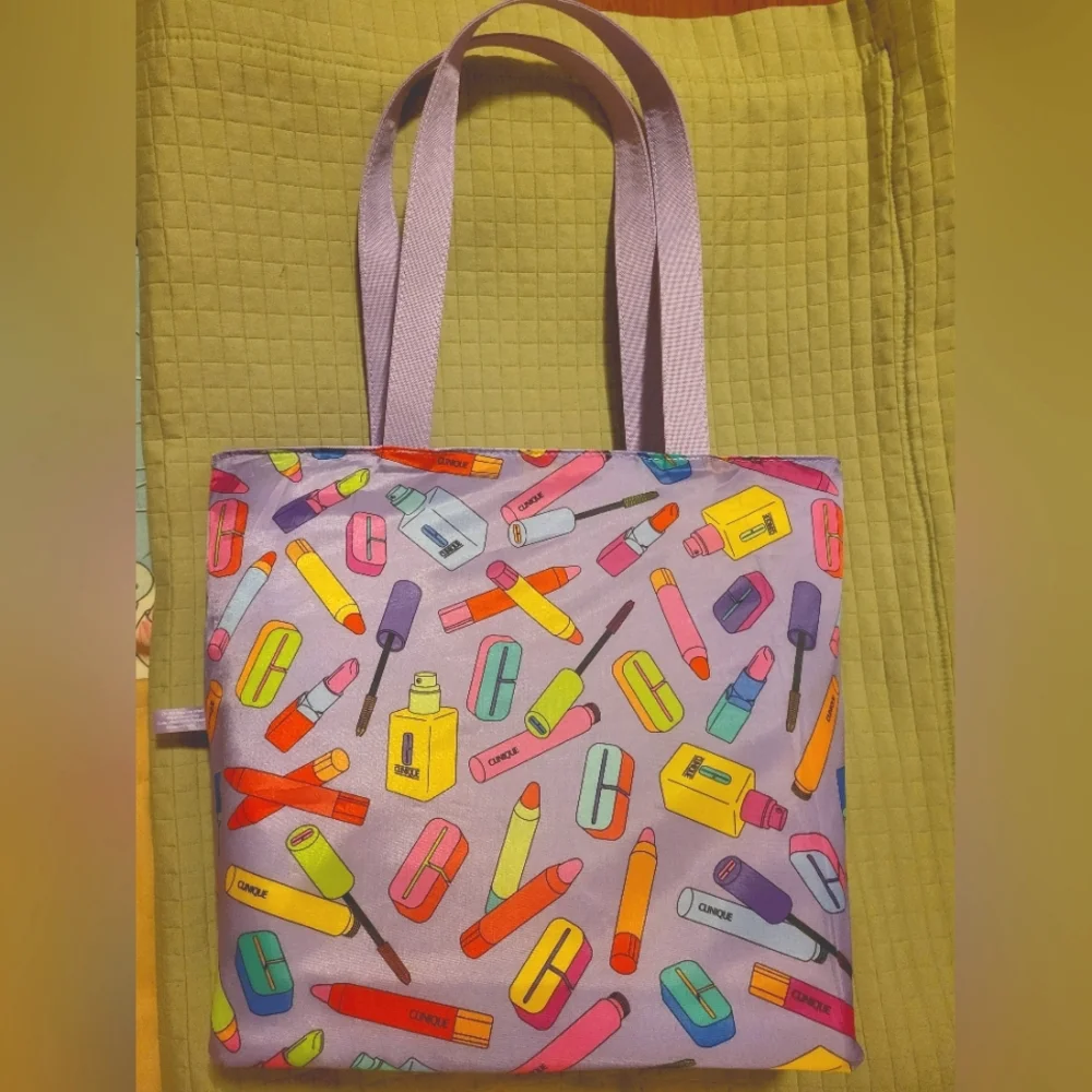 Lavender Clinique reversible tote NWOT - Picture 2 of 8